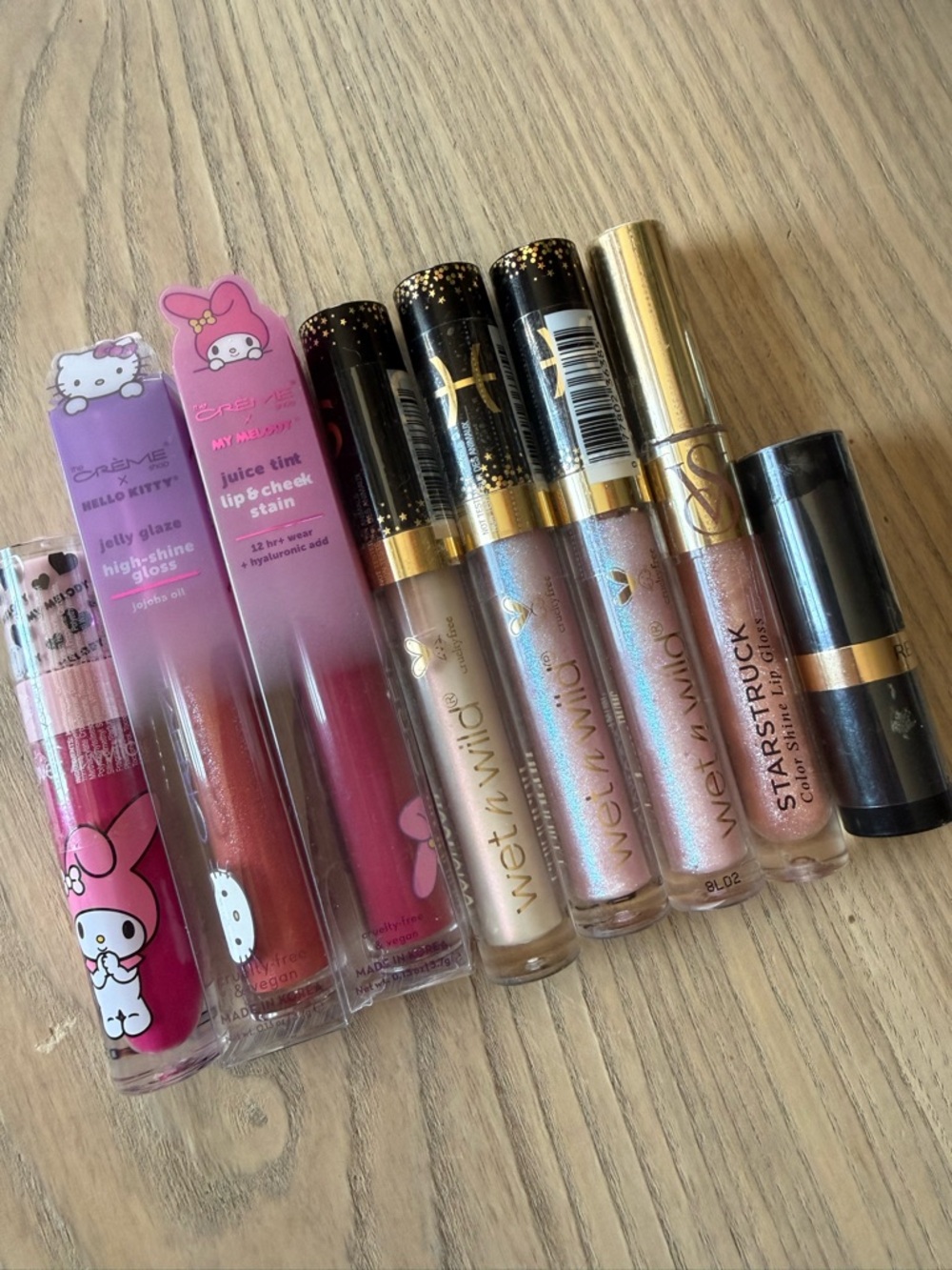 Hello Kitty Lip Gloss & Tint Set - Pink, Red, Gold, Rose